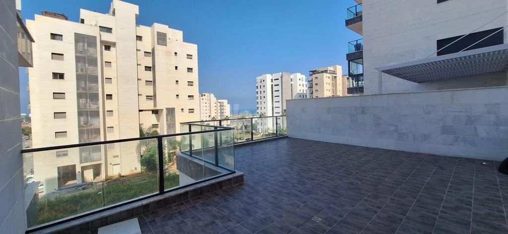 שדרות מנחם בגין 26