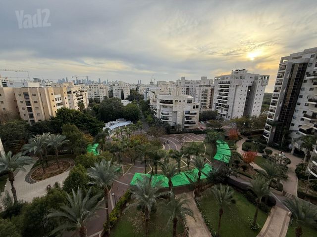 הגוש הגדול, רמת אביב החדשה, נופי ים