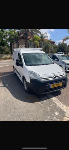 מודעת רכב סיטרואן ברלינגו