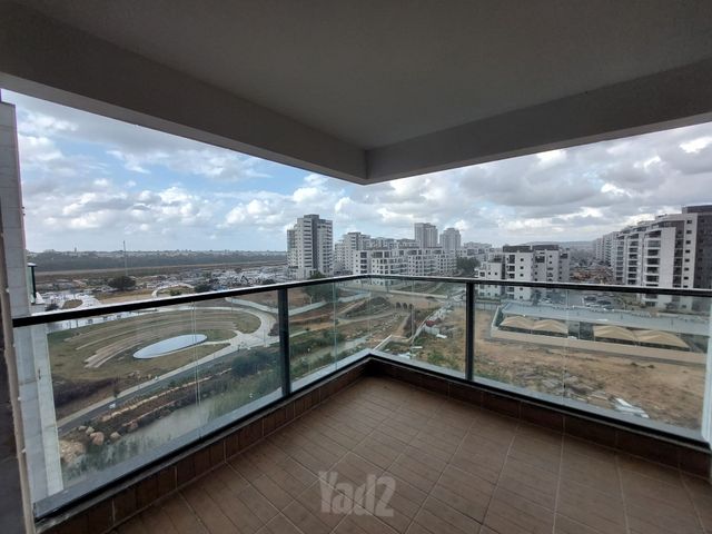 שושנת העמקים 1