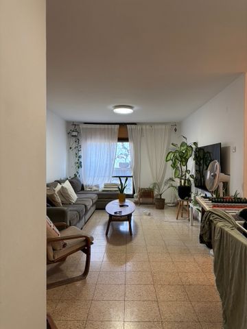 יעקב סלע 18