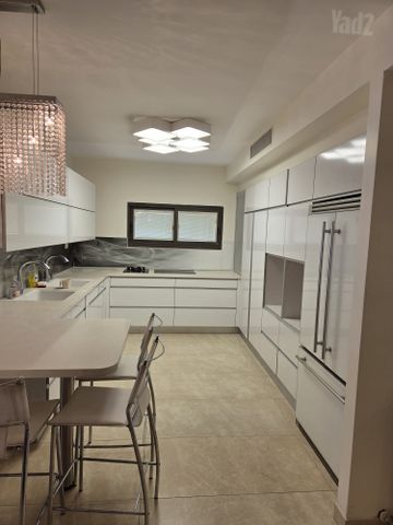 דירה למכירה בירושלים (תיווך) — 4