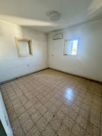 Givatayim, Israel 5