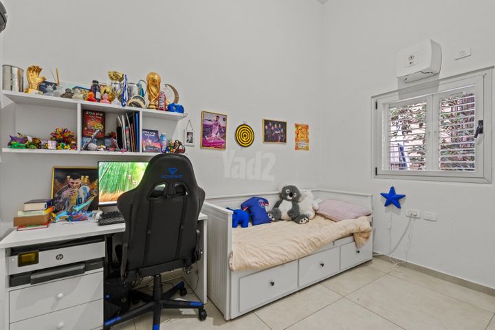 חרות 51