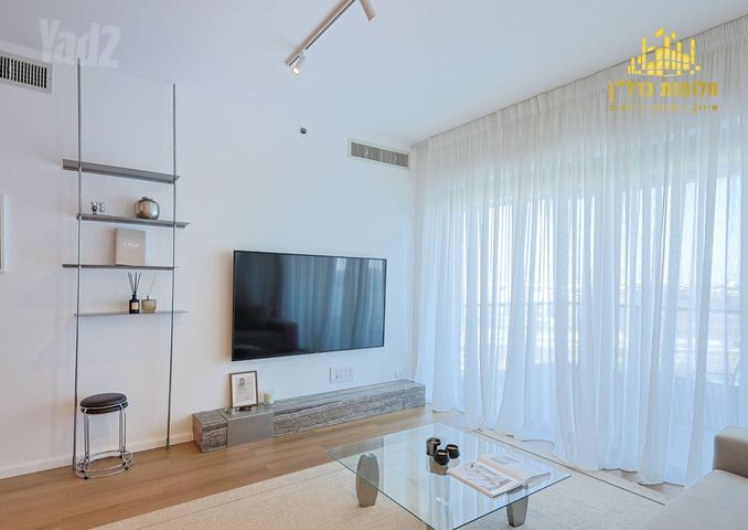 Herzliya, Israel 4