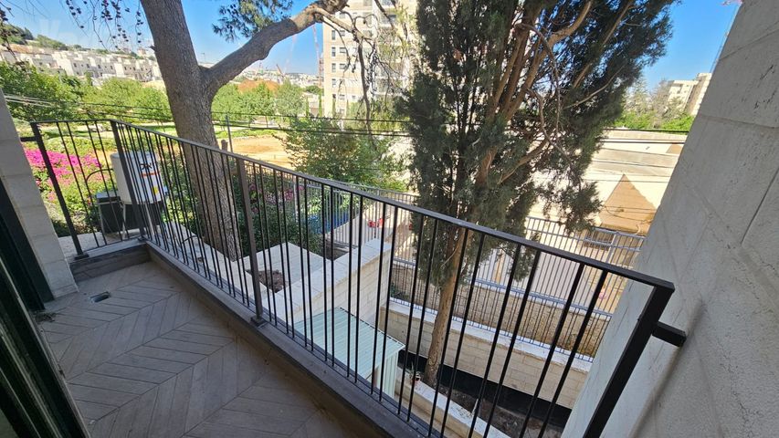 אפרים ושיץ 