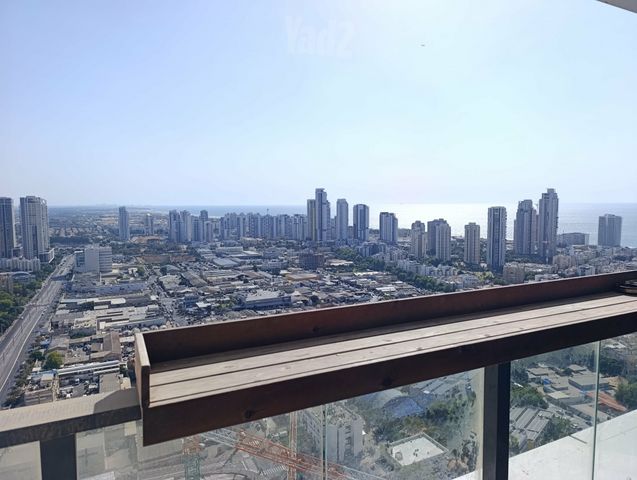 הרב ניסנבאום 