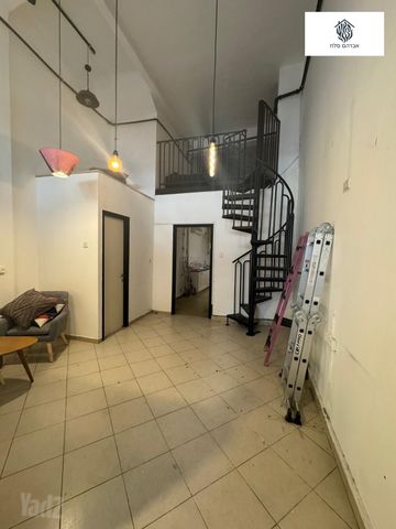חנויות/ שטח מסחרי
