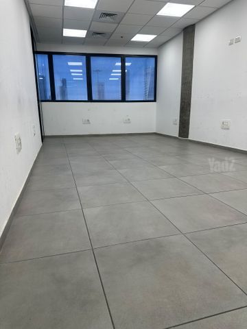 דרך מנחם בגין 