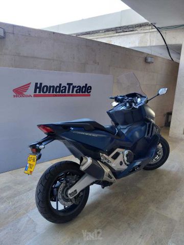 מודעת רכב הונדה FORZA750
