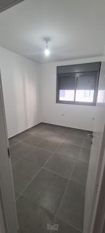 שרה אהרונסון 18