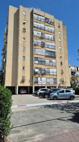 Holon, Israel 6