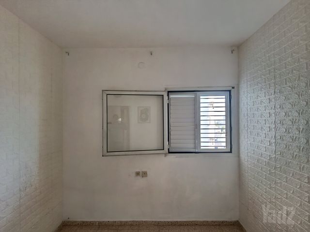 מבוא הסיפן 12