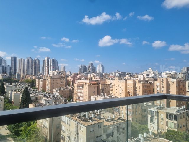שדרות ירושלים 28