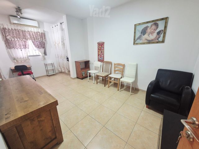Holon, Israel 9