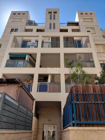 בר ניסן 28
