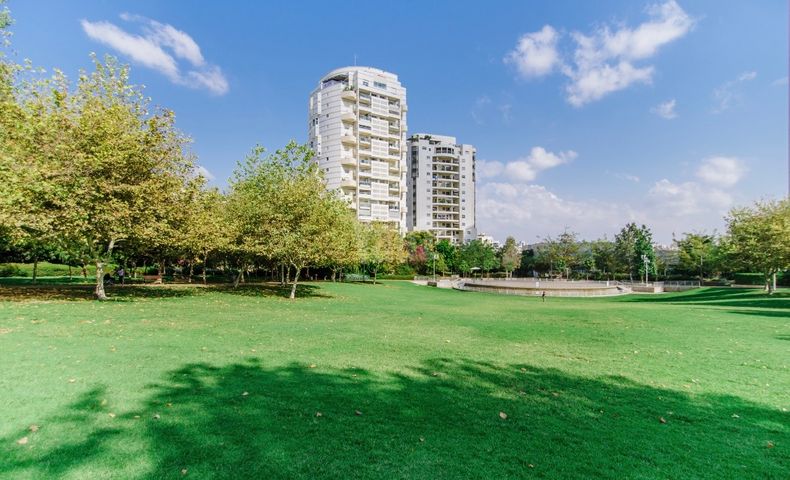 Givatayim, Israel 2