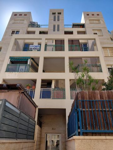 בר ניסן 28