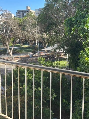 Holon, Israel 4