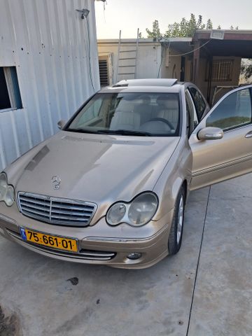 מודעת רכב מרצדס-בנץ C-class