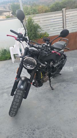 מודעת רכב הוסקוורנה SVARTPILEN 125