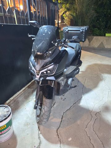 מודעת רכב סאן יאנג ADX 300
