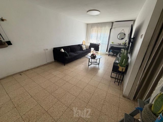 יעקב סלע 18