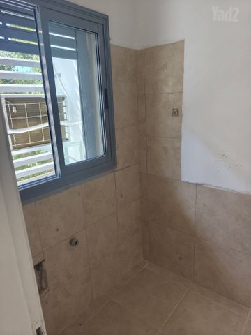איתנים 6