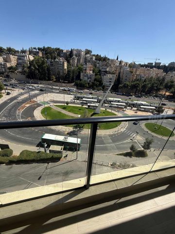 דירה למכירה בירושלים (תיווך) — 3