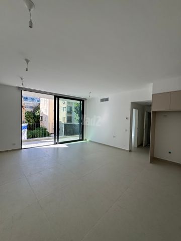 בצלאל 28