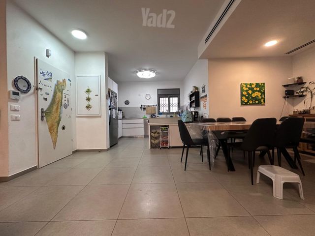 דירת גן, קרית מנחם, אופקים