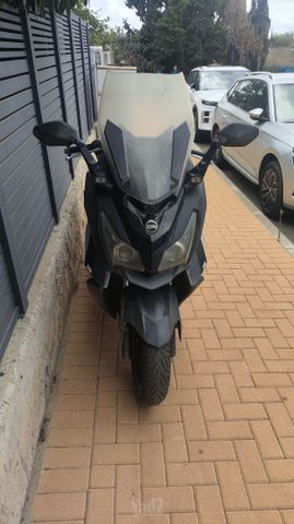 מודעת רכב סאן יאנג קרוזים 300