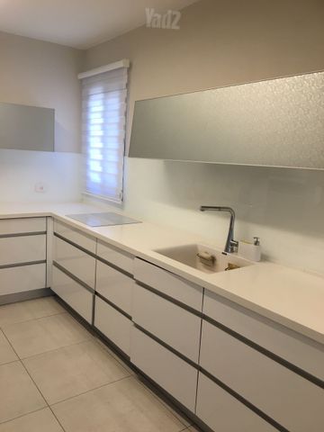 Petah Tikva, Israel 3