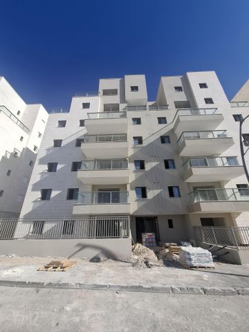 שדרות יצחק רבין 27