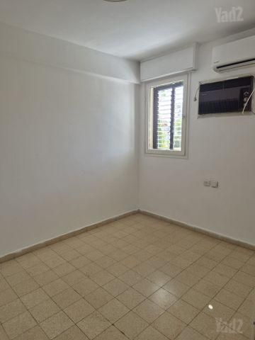 Herzliya, Israel 4