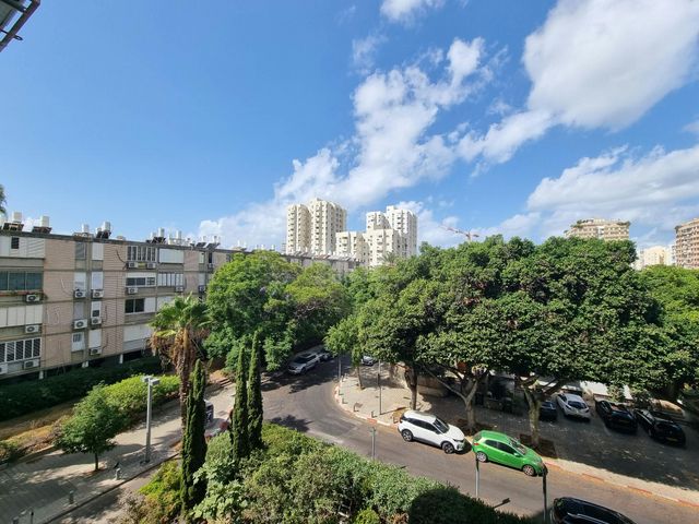 חיים לבנון 