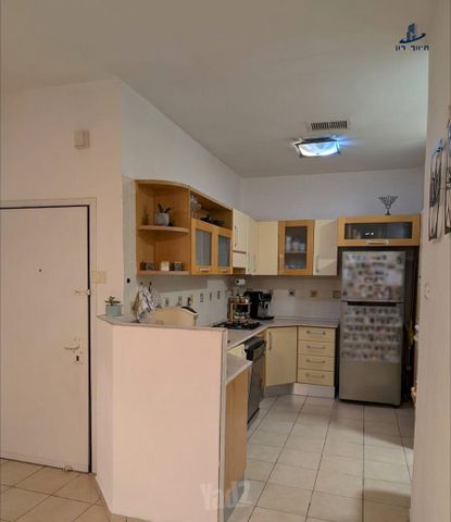Givatayim, Israel 4