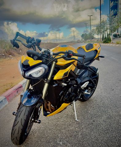 מודעת רכב טריומף Street Triple RS