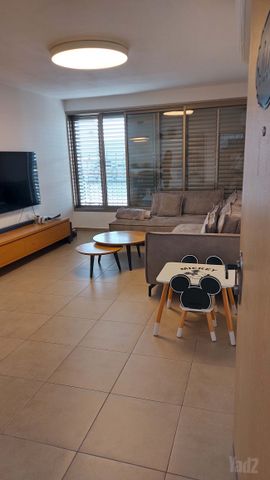 Holon, Israel 3