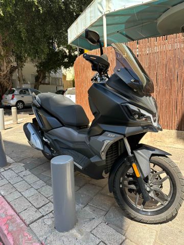 מודעת רכב סאן יאנג ADX 300
