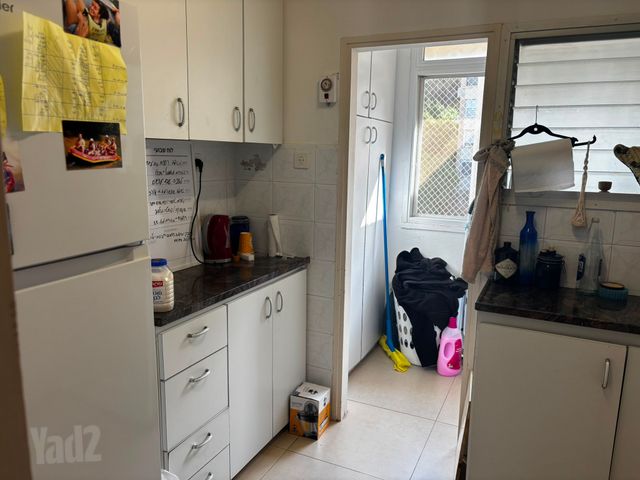 יהודה בורלא 22