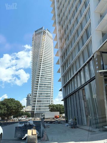 ה' באייר 18
