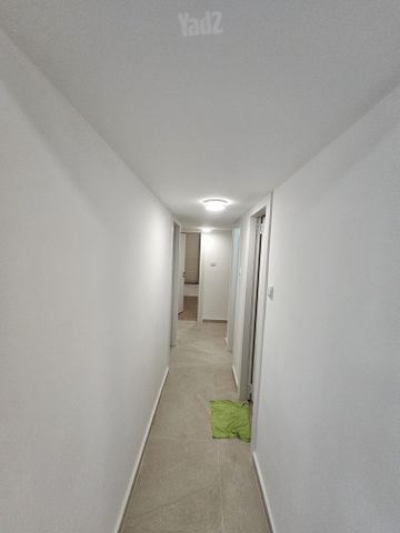Holon, Israel 8