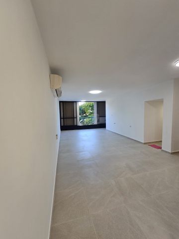 Holon, Israel 3
