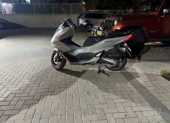 מודעת רכב הונדה PCX 125