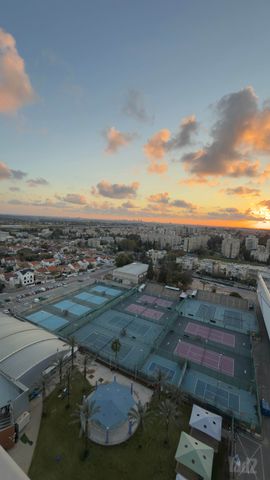 המגדל הלבן 4