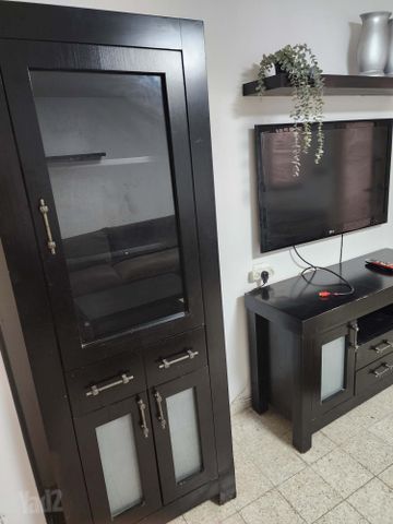 הקברניט 10