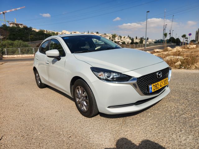 מודעת רכב מאזדה 2