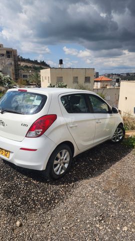 מודעת רכב יונדאי i20