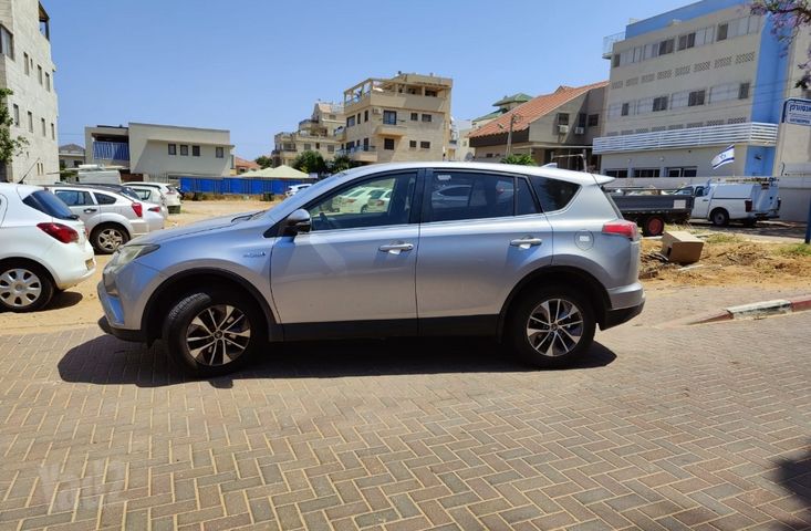 מודעת רכב טויוטה RAV4